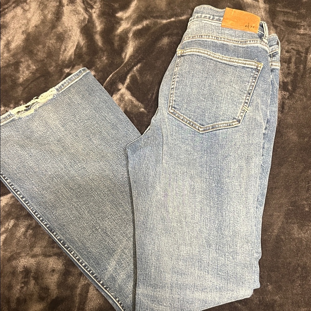 Women's American Eagle 77 Blue Flared Jeans - Picture 4 of 9